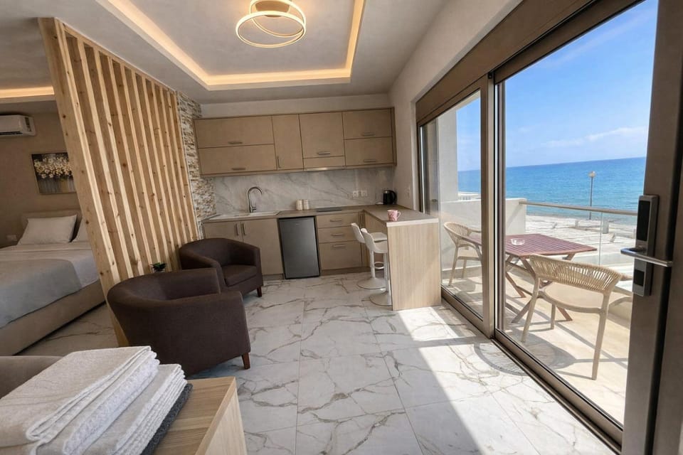 Natural landscape, View (from property/room), Kitchen or kitchenette, Living room, Seating area, Dining area, Sea view, stove