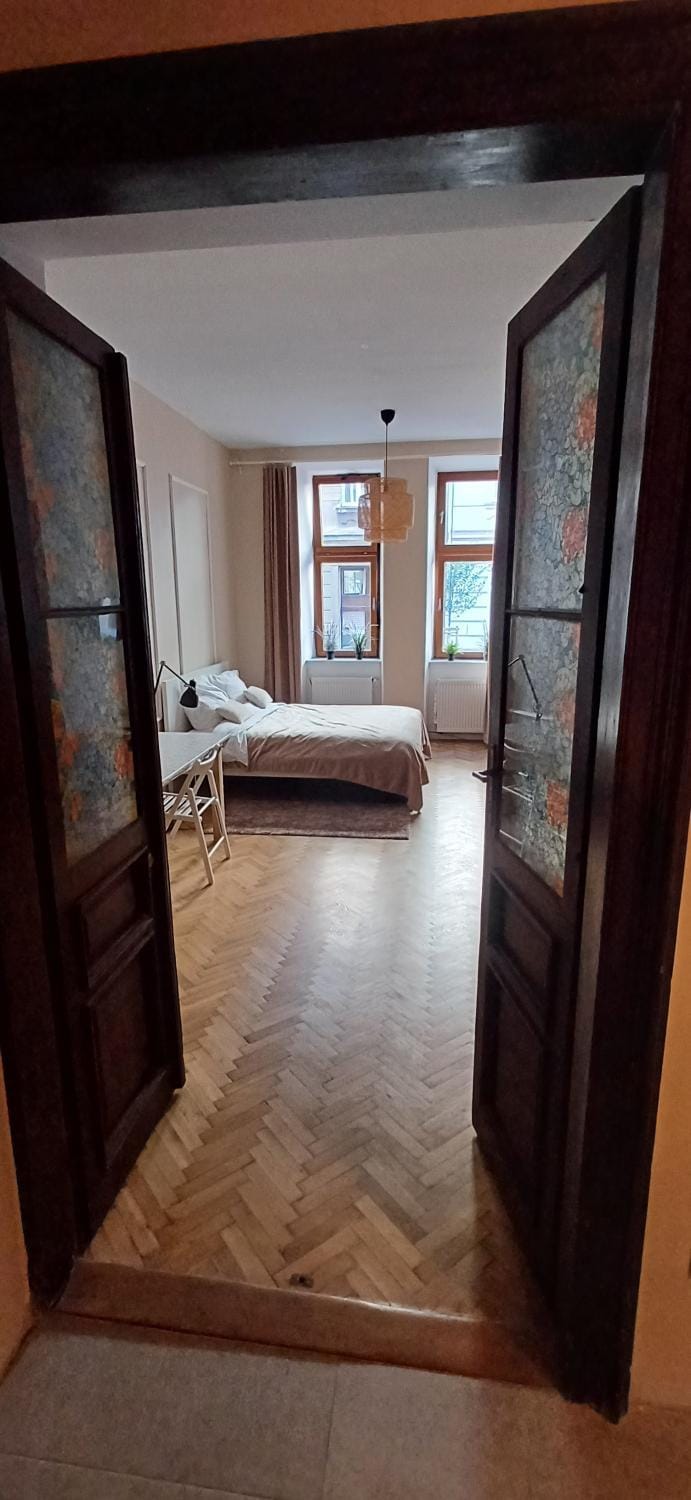 city center 2 separte rooms 1 kitchen very quite 70m Apartment in Krakow