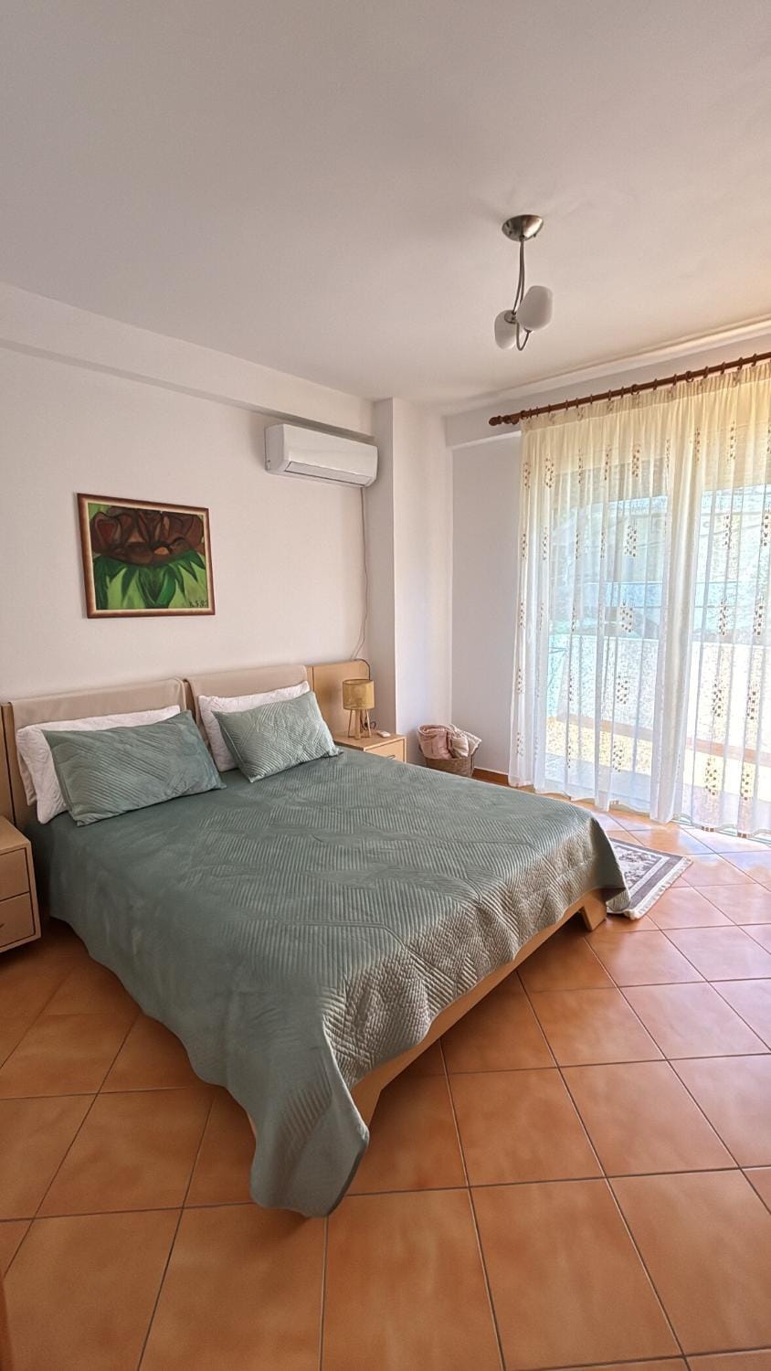 Bed, Bedroom, air conditioner