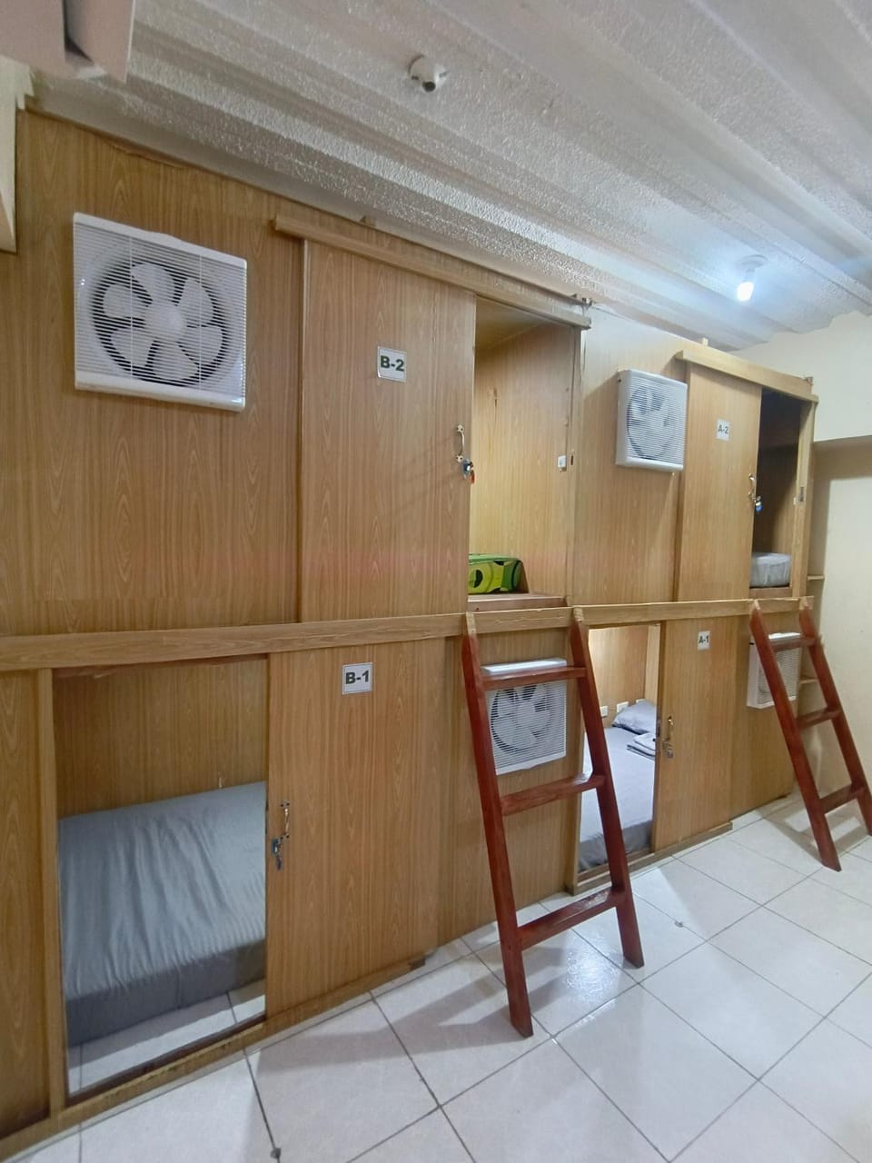 Metro Capsule Rental Capsule hotel in Pasay
