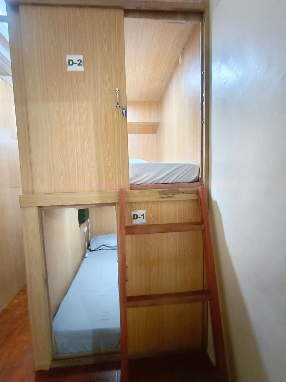 Metro Capsule Rental Capsule hotel in Pasay