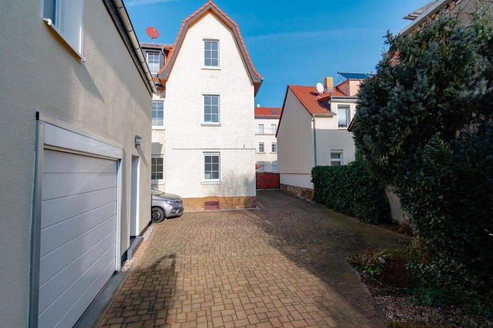 Inner courtyard view, Parking