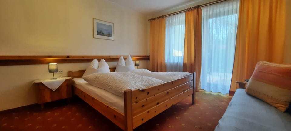 Bergbauern Wirtshaus Inn in Schönau am Königssee