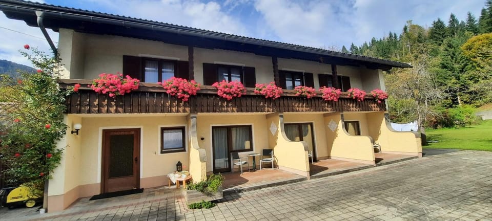 Bergbauern Wirtshaus Inn in Schönau am Königssee