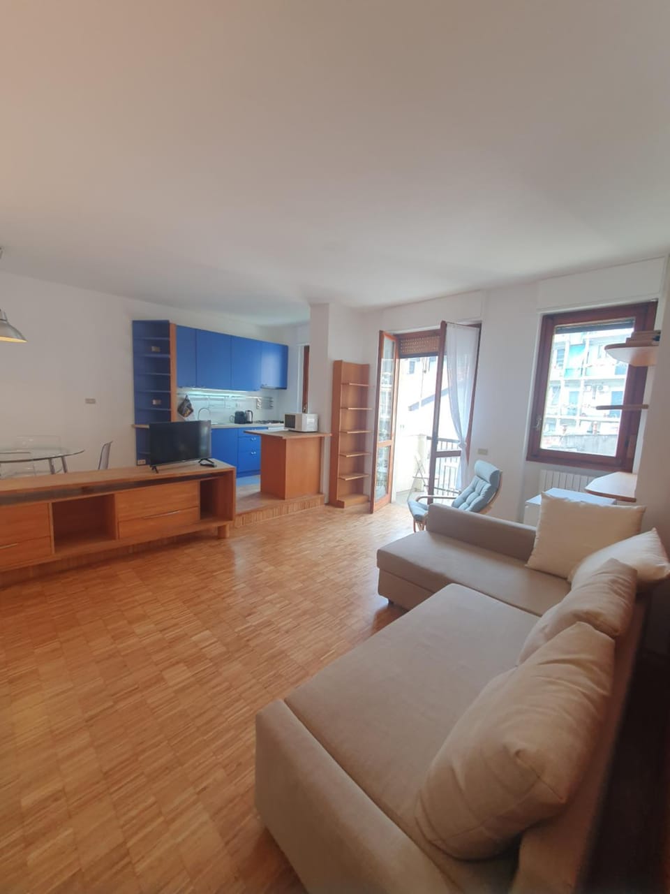 Communal lounge/ TV room, TV and multimedia, Living room, Seating area, Evening entertainment