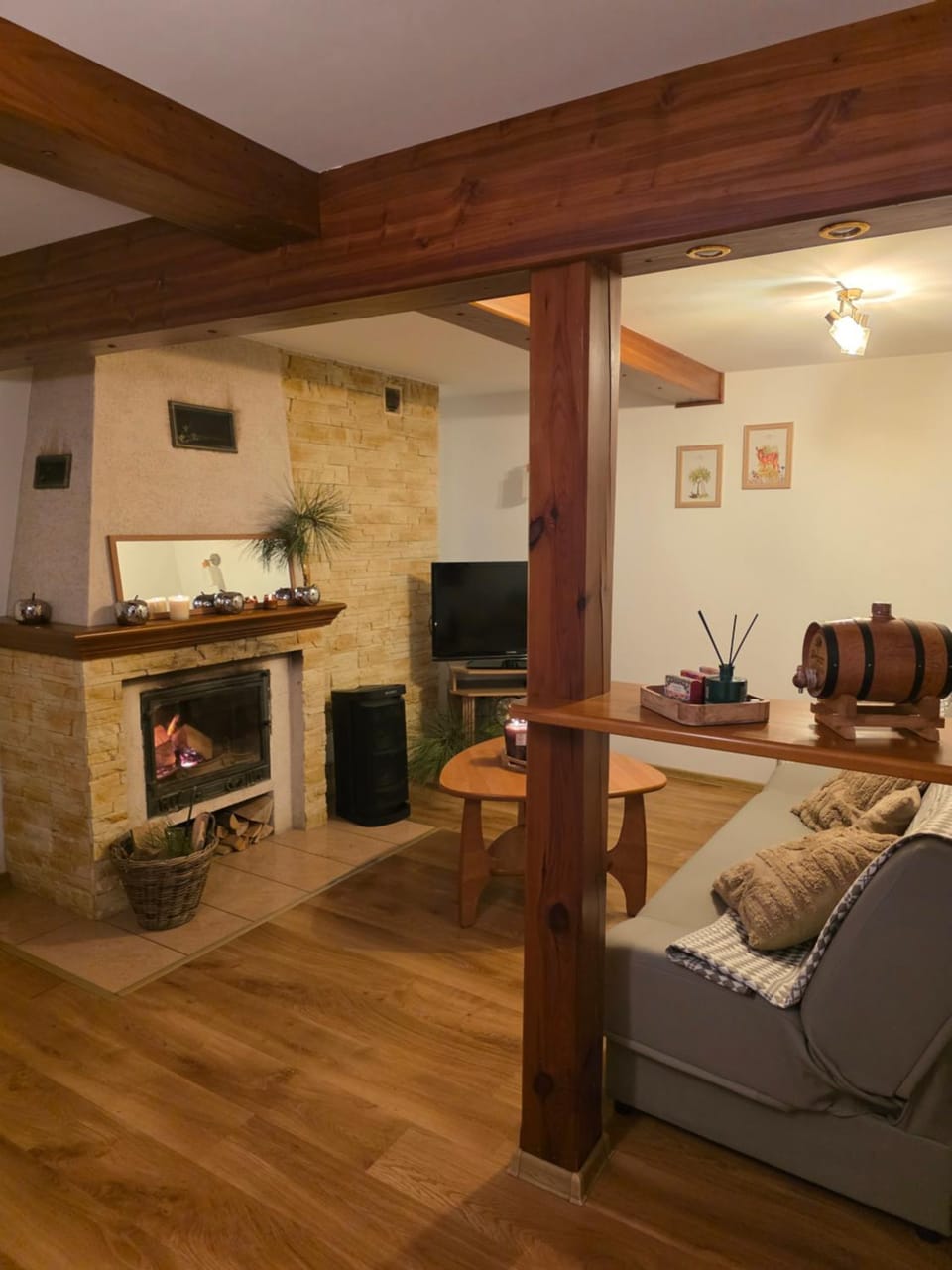 Communal lounge/ TV room, Communal lounge/ TV room, TV and multimedia, Living room, Seating area, Evening entertainment, fireplace