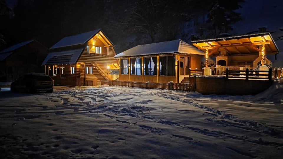 Old Chalet Apuseni Bed and Breakfast in Cluj County