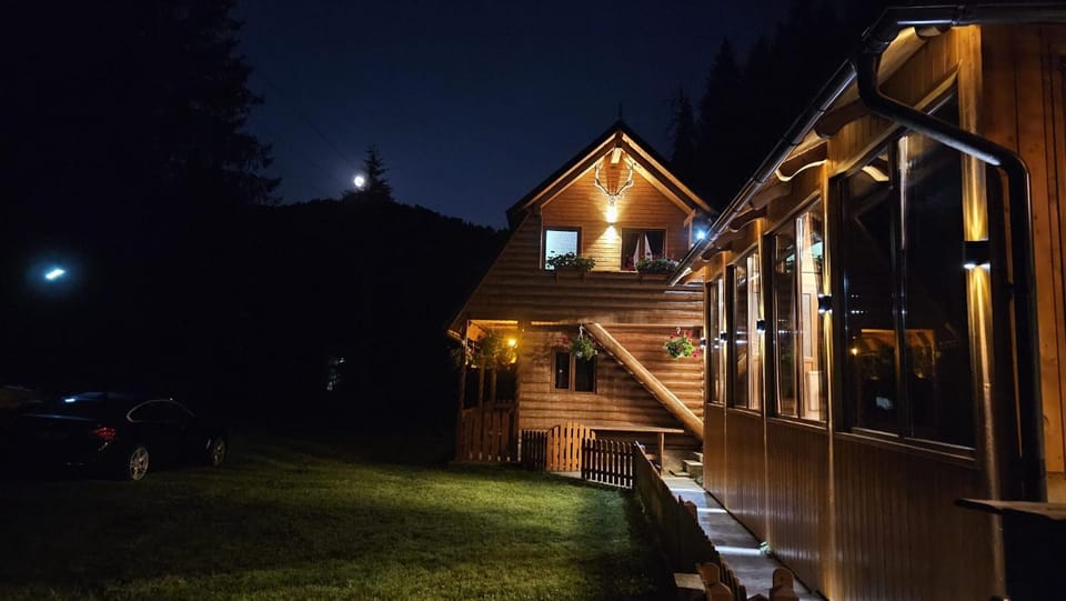 Old Chalet Apuseni Bed and Breakfast in Cluj County