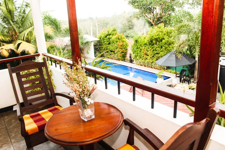 Villa Shanthi Private Pool Garden Villa Bed and Breakfast in Western Province