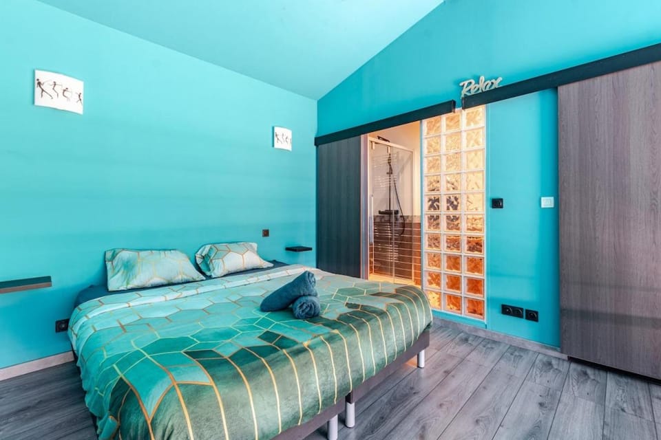 salle de cinéma et jaccuzi Villa in Mauguio