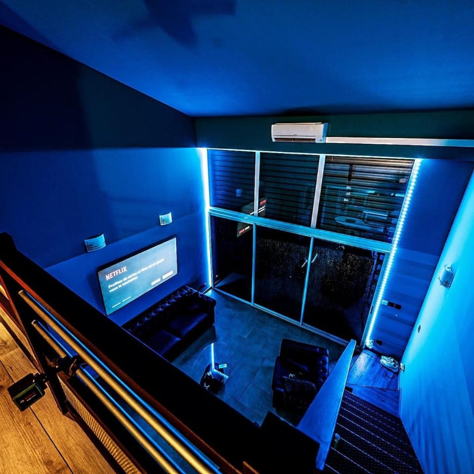 salle de cinéma et jaccuzi Villa in Mauguio