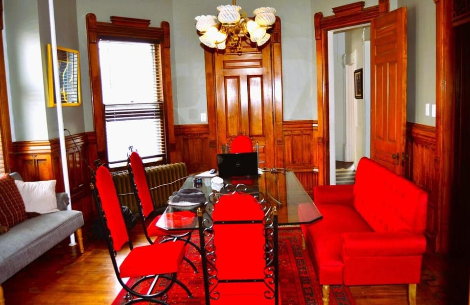 Historic Legg House Inn Walk to US Bank Stadium House in Minneapolis