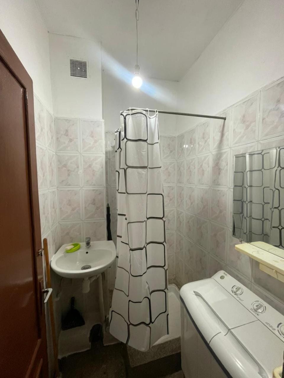 Shower, Bathroom, towels