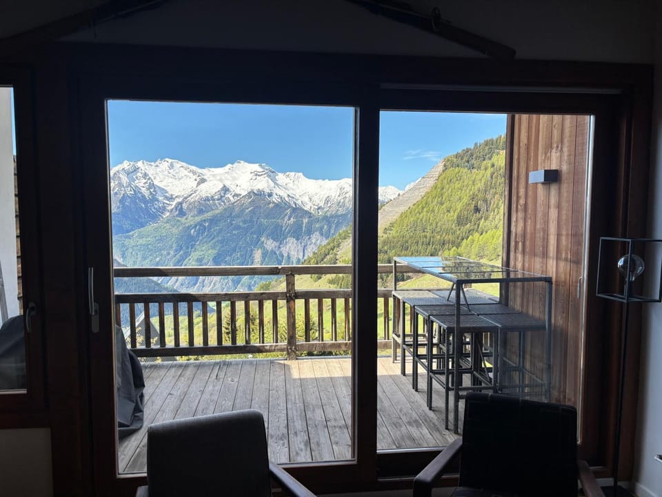 The Mountain View Apartment in Huez