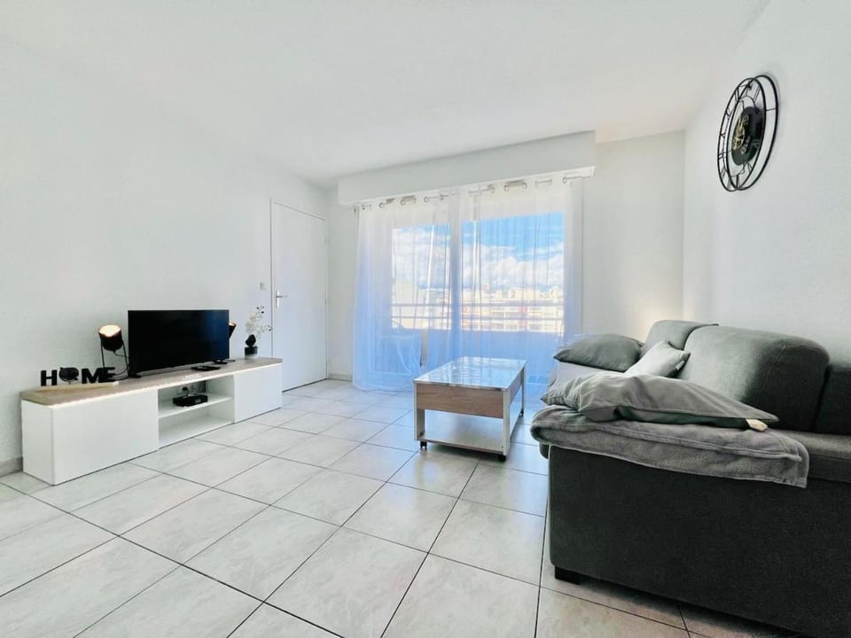 Le Juana - Apt 4 Prs - air conditioning - 300 m beaches Apartment in Antibes