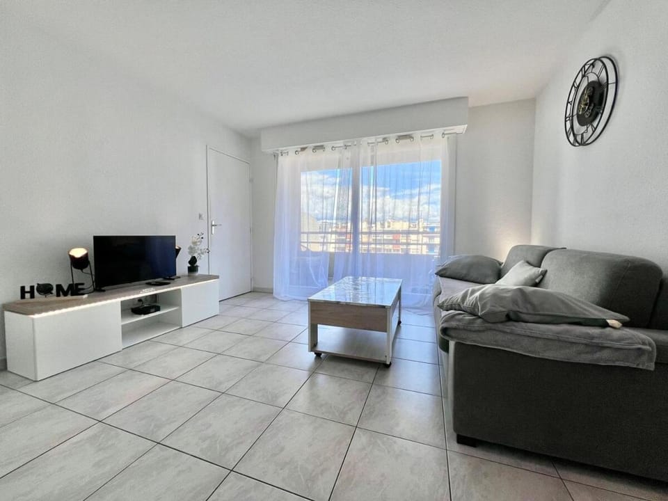 Le Juana - Apt 4 Prs - air conditioning - 300 m beaches Apartment in Antibes