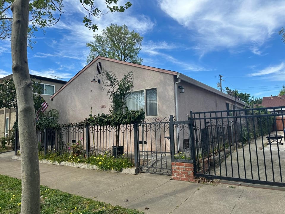 Downtown Private Master Suite House in Sacramento