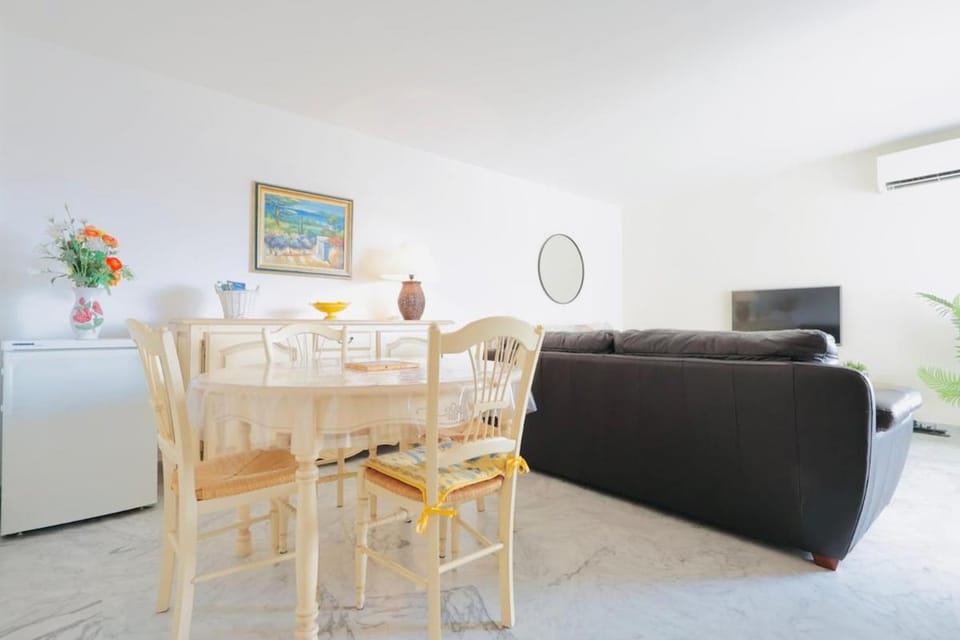 Le Poincaré - Apt 4 prs - clim - 300 m mer Apartment in Antibes