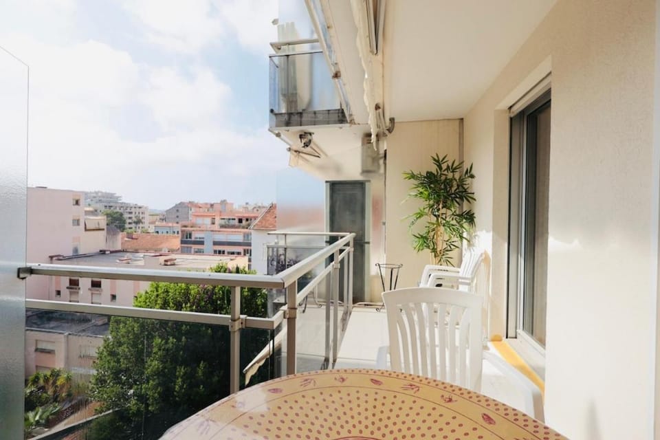 Le Poincaré - Apt 4 prs - clim - 300 m mer Apartment in Antibes
