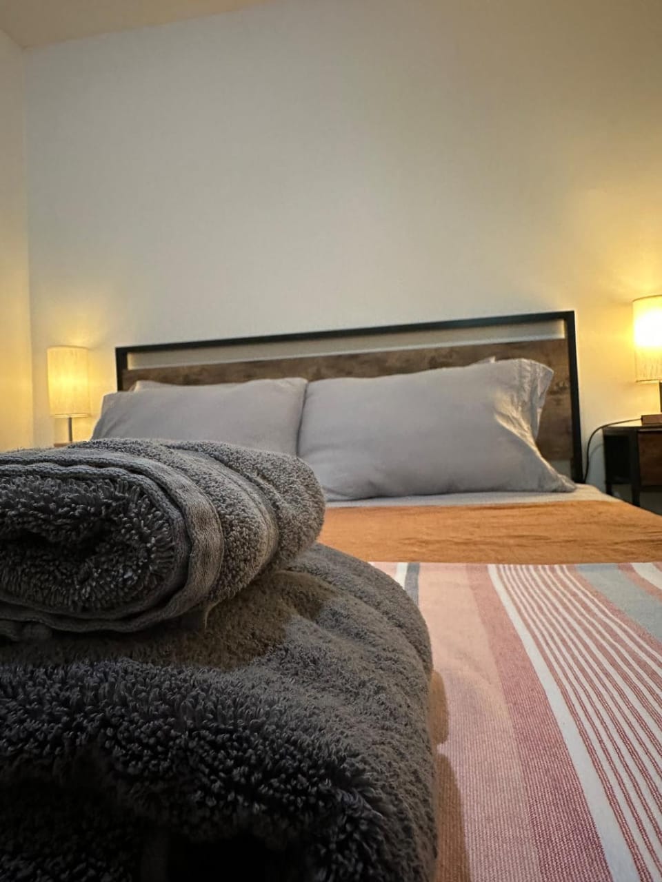 Convenient 1 BR Apartment with Private Basement Entrance - 5 min to Green Line T Station & Newton Wellesley Hospital at Newton Boston Apartment in Auburndale