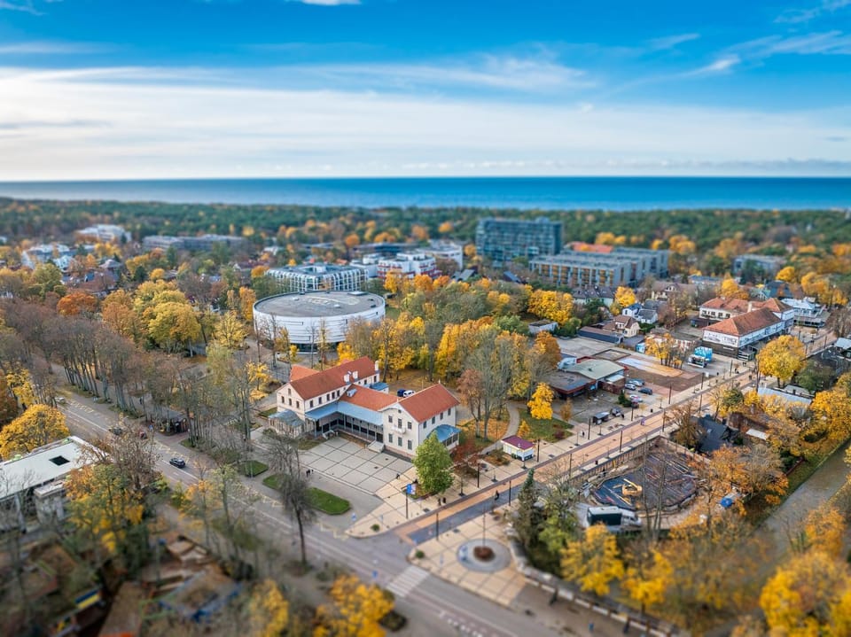 Property building, Nearby landmark, Bird's eye view, City view, Location