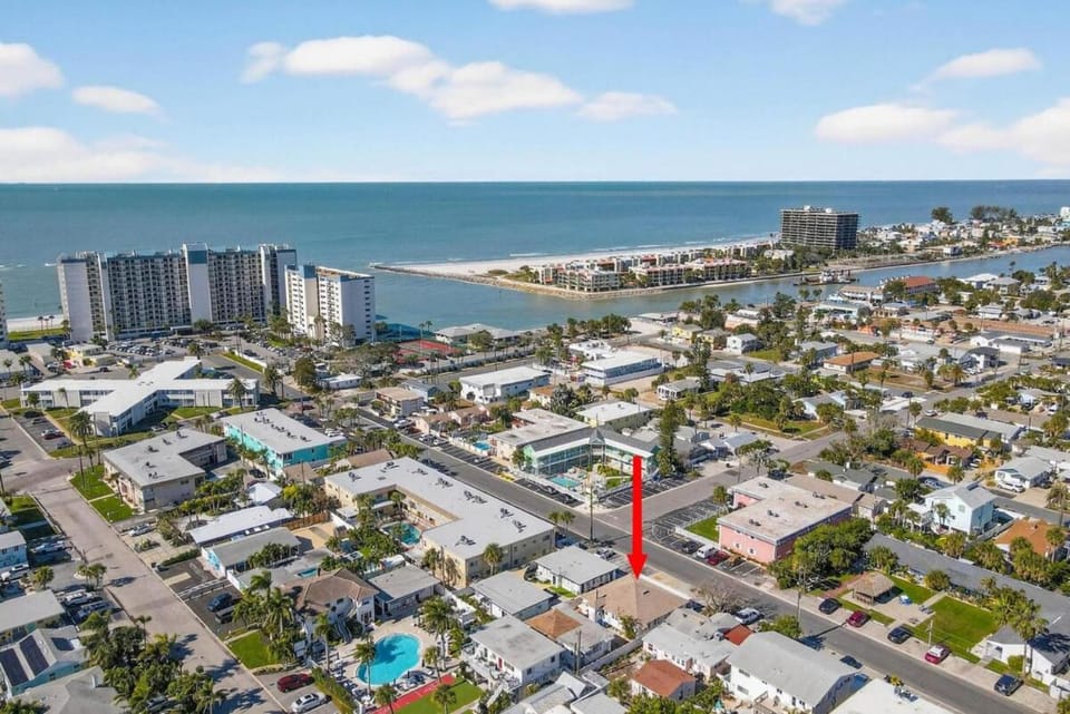 Covare #1 - Walk to St Pete Beach & Restaurants! Apartment in Saint Pete Beach