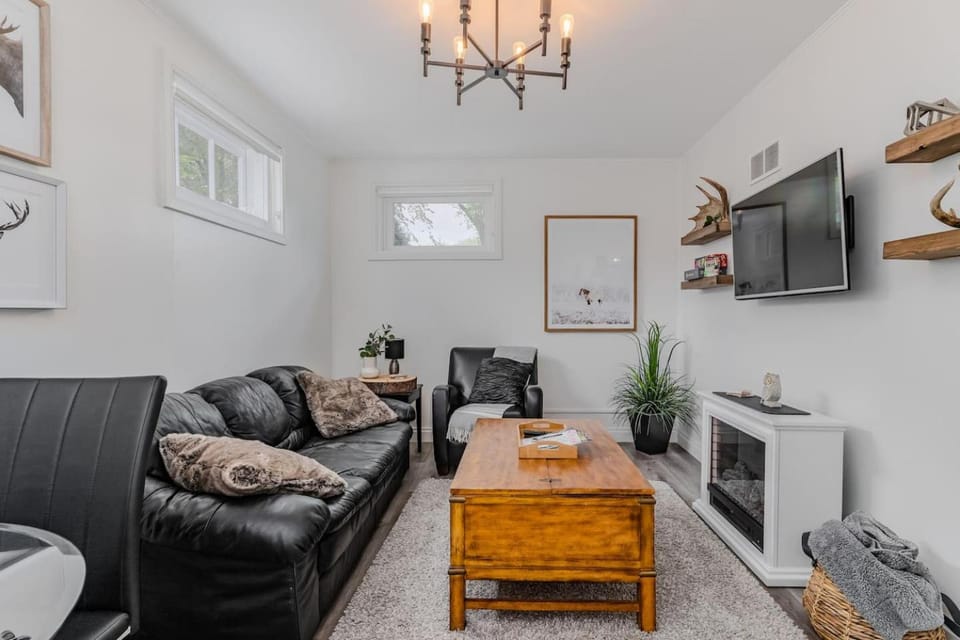 TV and multimedia, Living room, Seating area, fireplace, pet friendly