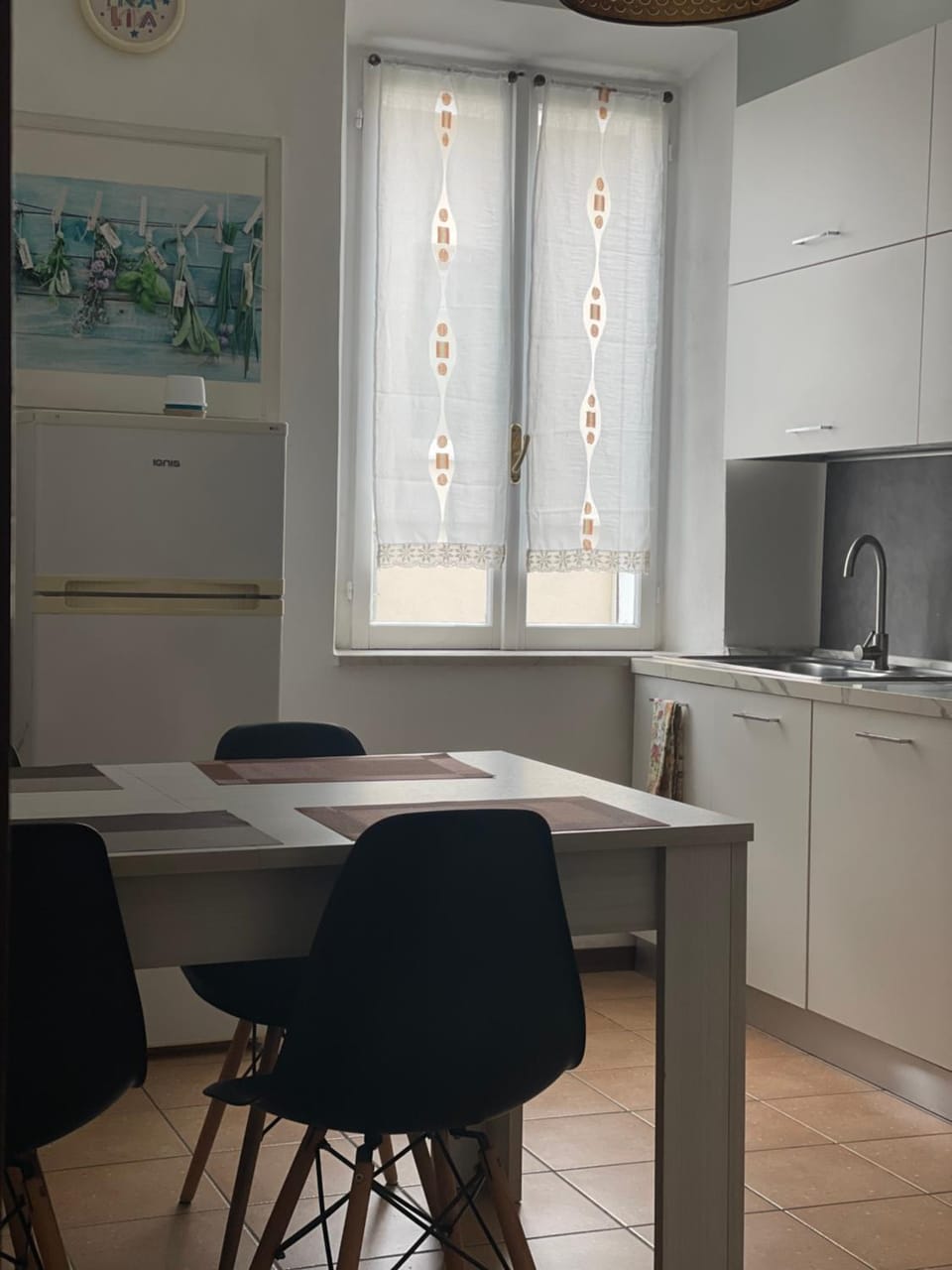 Kitchen or kitchenette, Breakfast, stove