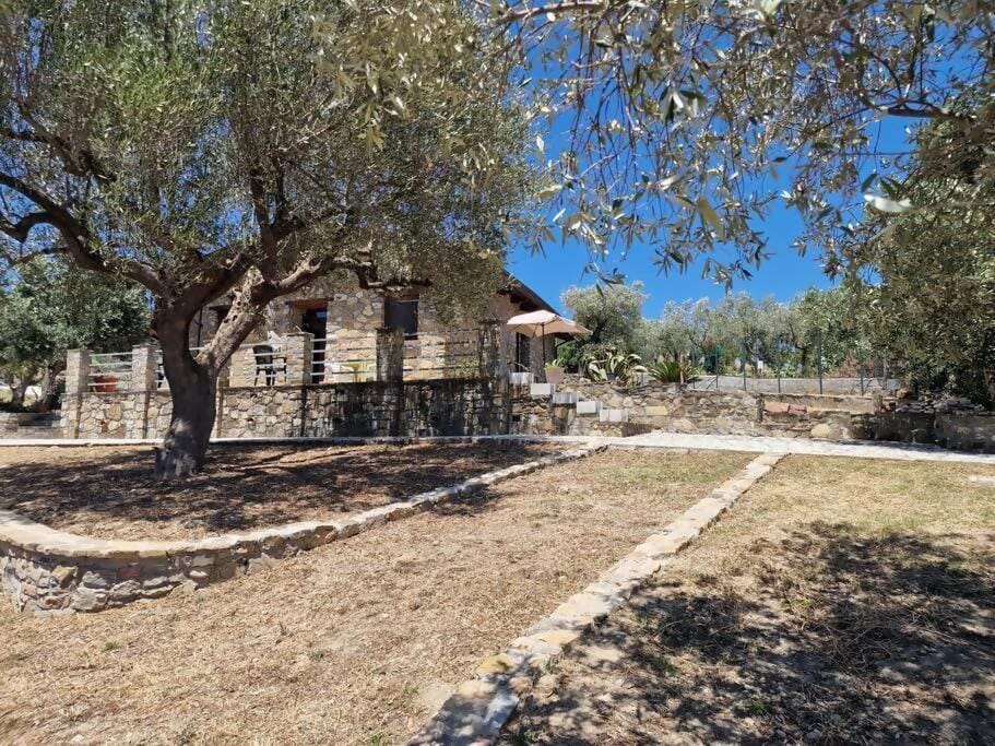 CasAle Leccino – Casale in pietra nel Cilento Country House in Campania