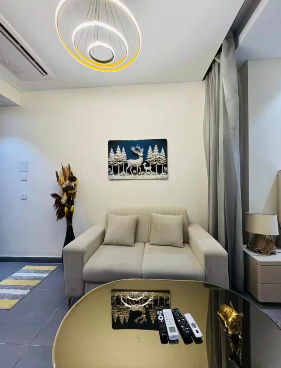 Luxury Stay At Supernova Noida Apartment in Noida
