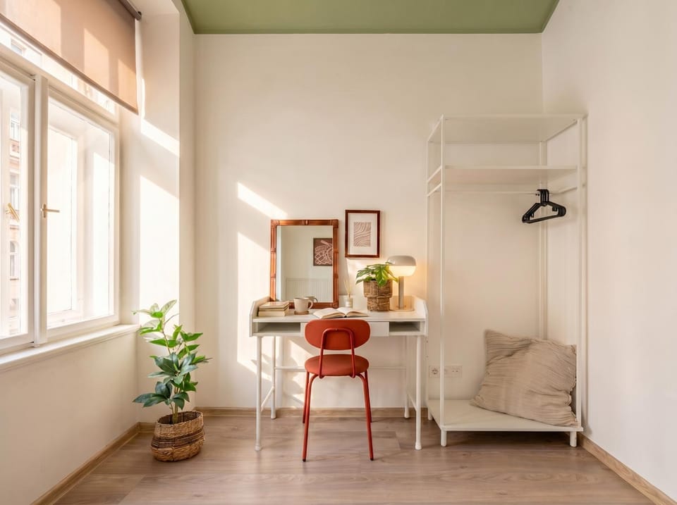 Seating area, Bedroom