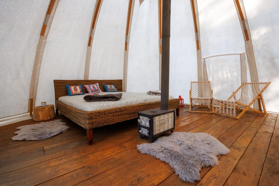 glamping podtrosky Luxury tent in Czechia