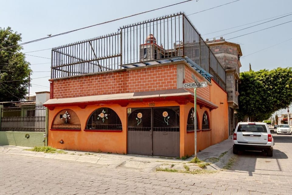 Equipped house in Santa Monica 2nd Section, Qro Apartment in Santiago de Queretaro