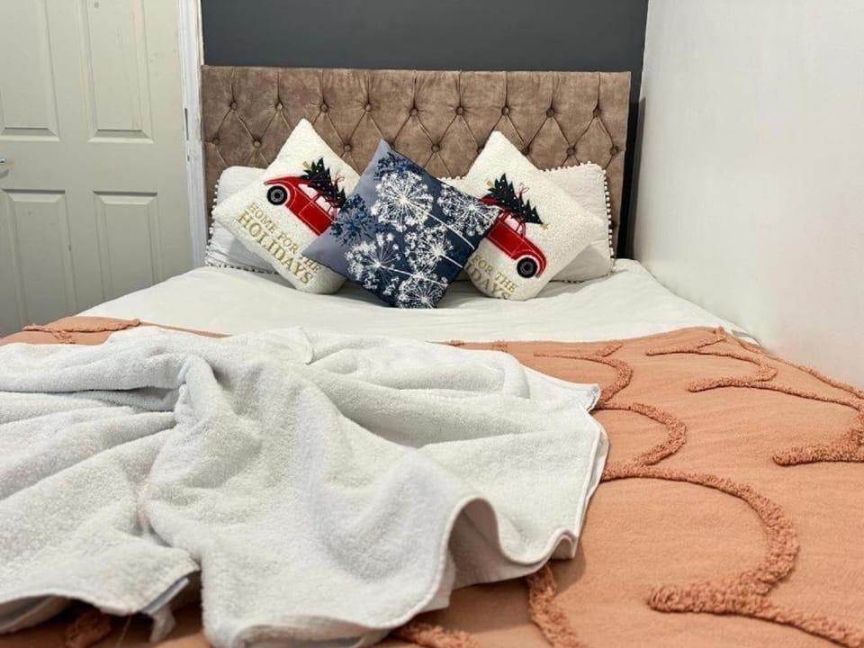 Bed, Photo of the whole room
