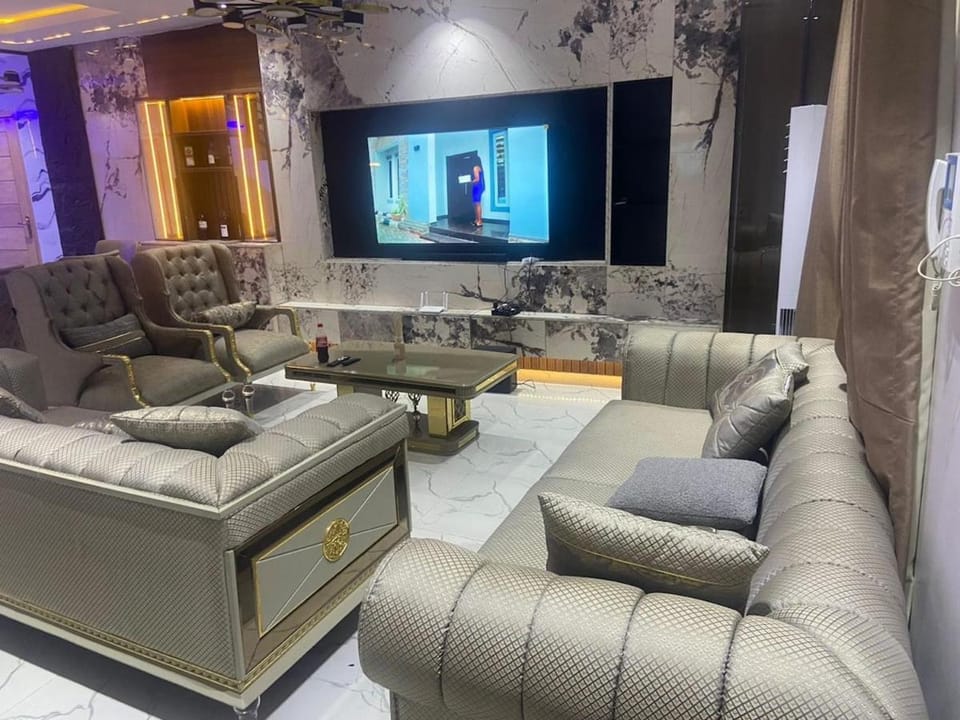 Self Compound Detached Cozy 3BR Osapa, Lekki House in Lagos, Nigeria