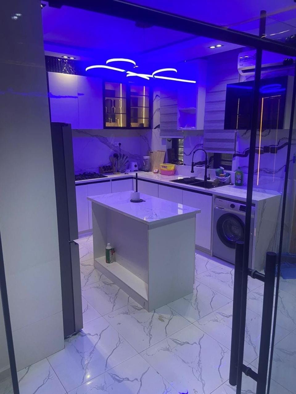 Self Compound Detached Cozy 3BR Osapa, Lekki House in Lagos, Nigeria