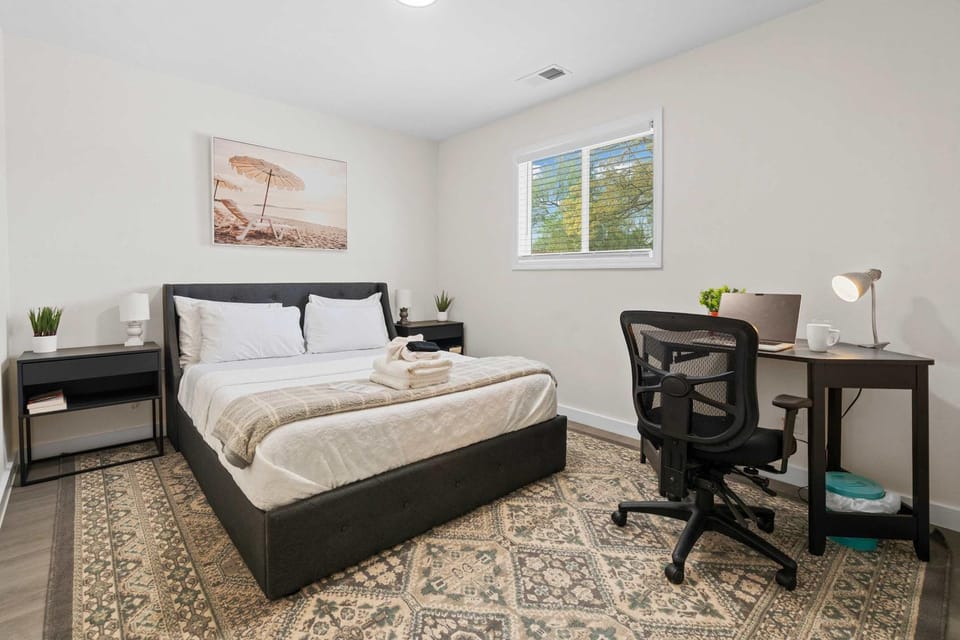 4 Min Drive Downtown - 7 Min Walk to Golden Belt House in Durham