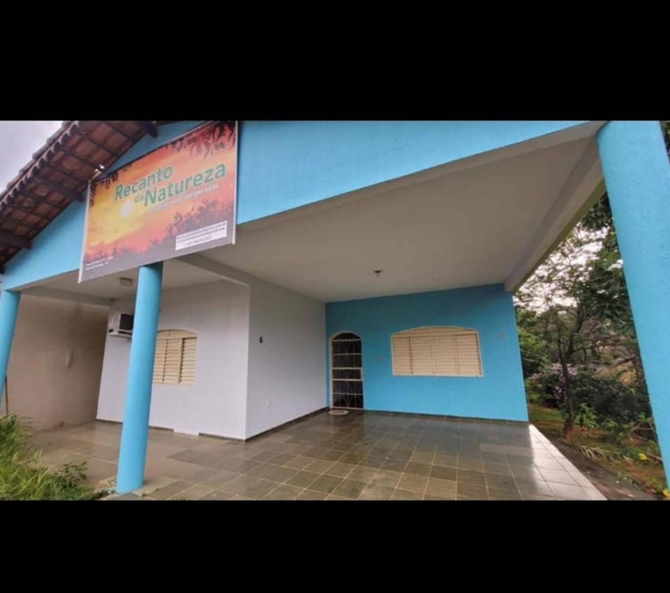 BBQ facilities, Bedroom, group of guests, locker, microwave, stove, air conditioner