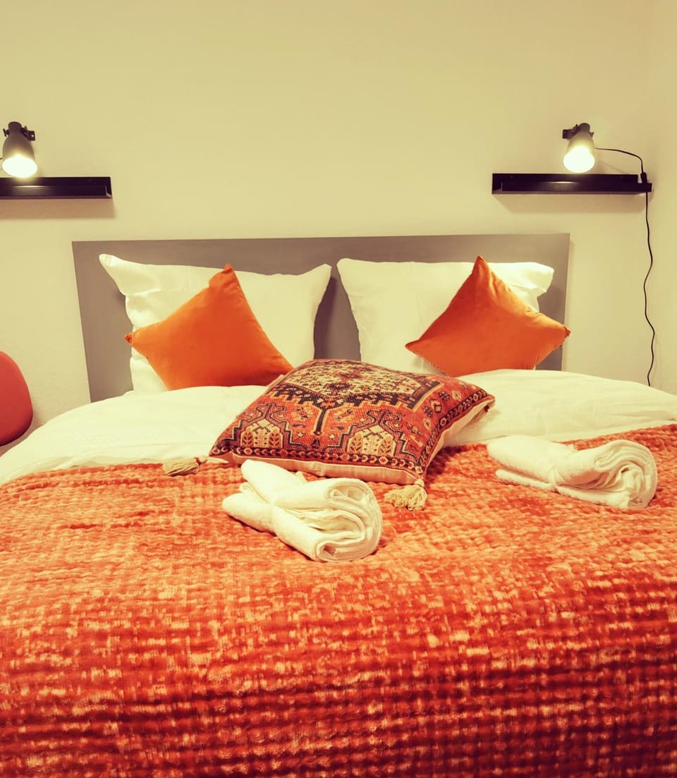 Bed, Bedroom