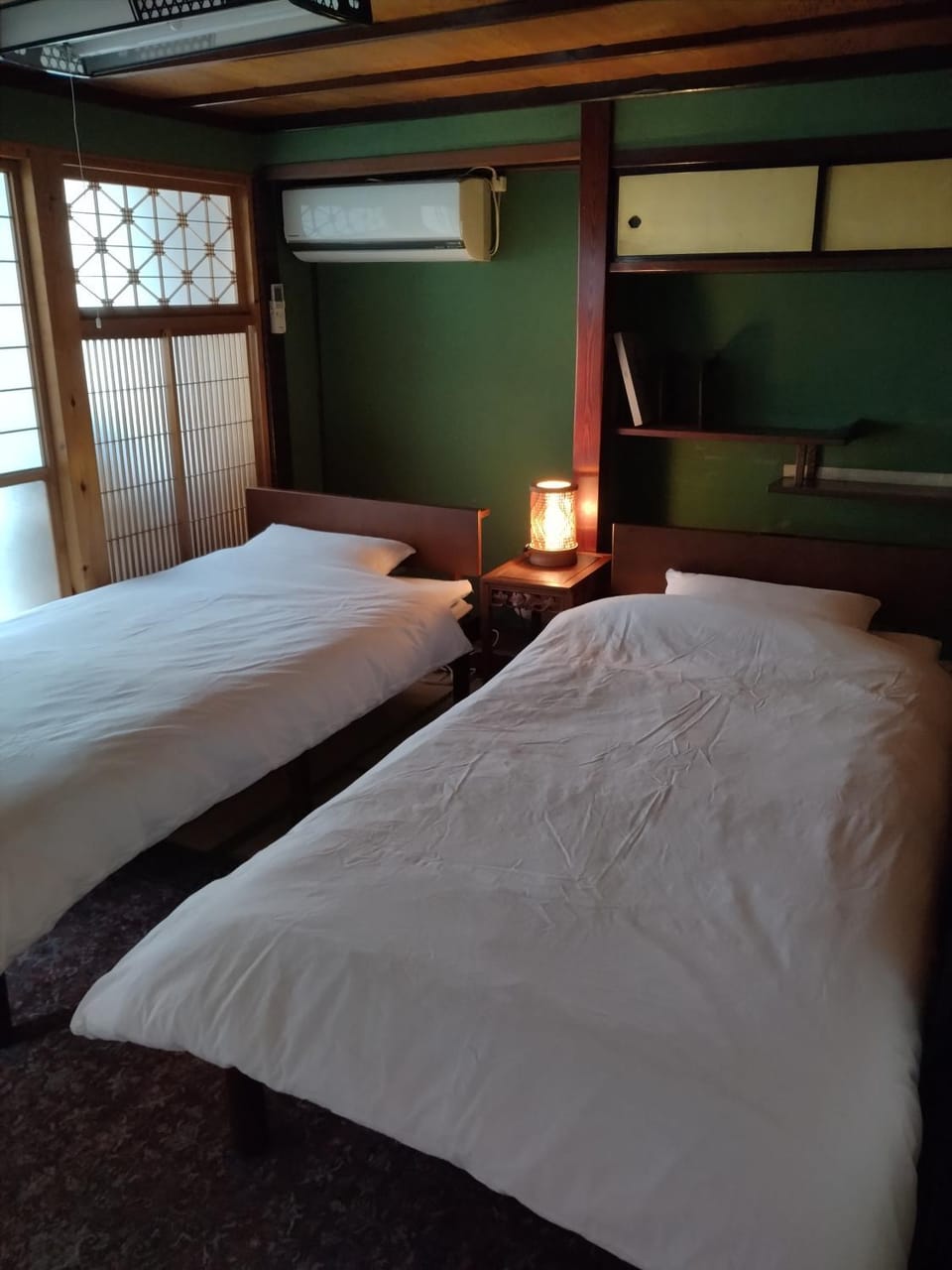 Bed, Bedroom, air conditioner
