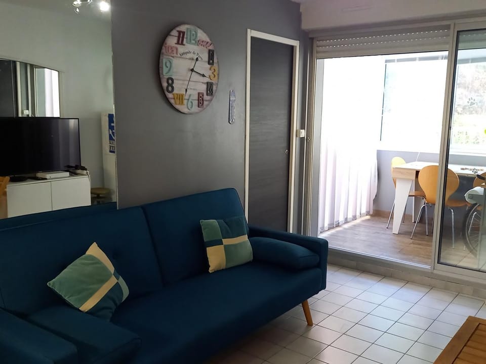 T2 de Charme avec Terrasse et Parking à Sète - FR-1-472-217 Apartment in Occitanie