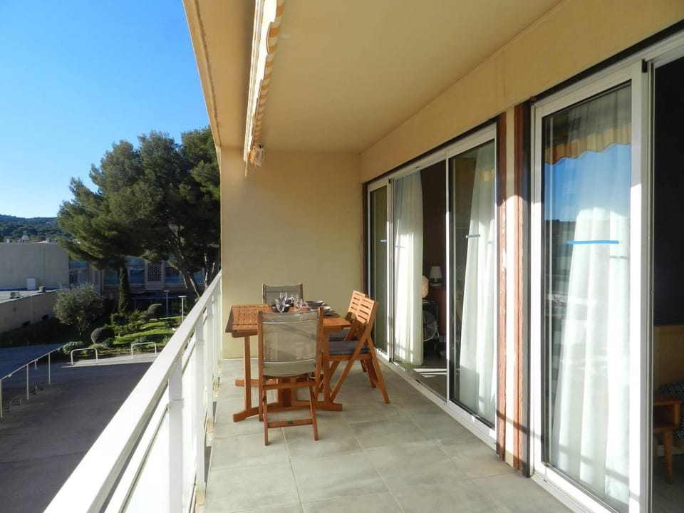 Appartement climatisé, parking - 4 pers. Apartment in Bormes-les-Mimosas
