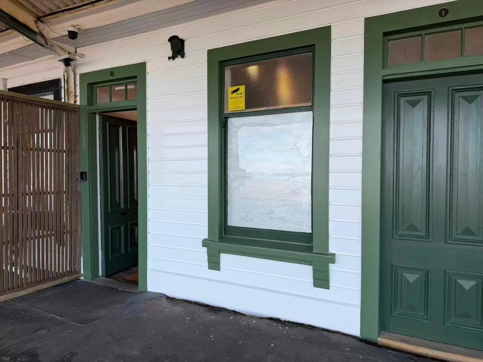 Historic Oamaru Railway Station Guesthouse Apartment in Otago