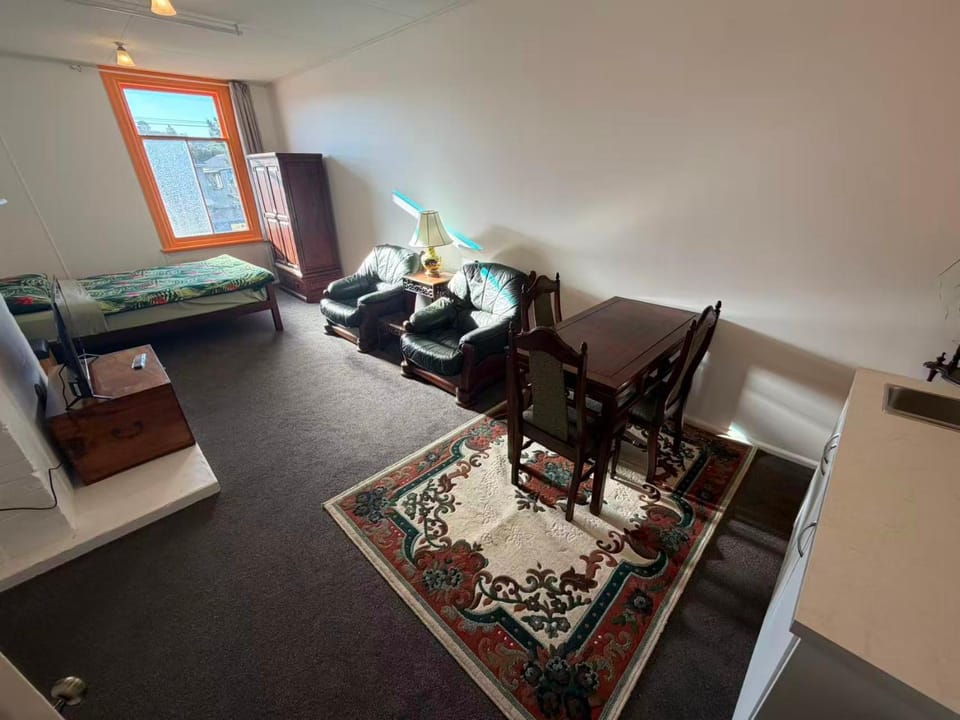 Historic Oamaru Railway Station Guesthouse Apartment in Otago