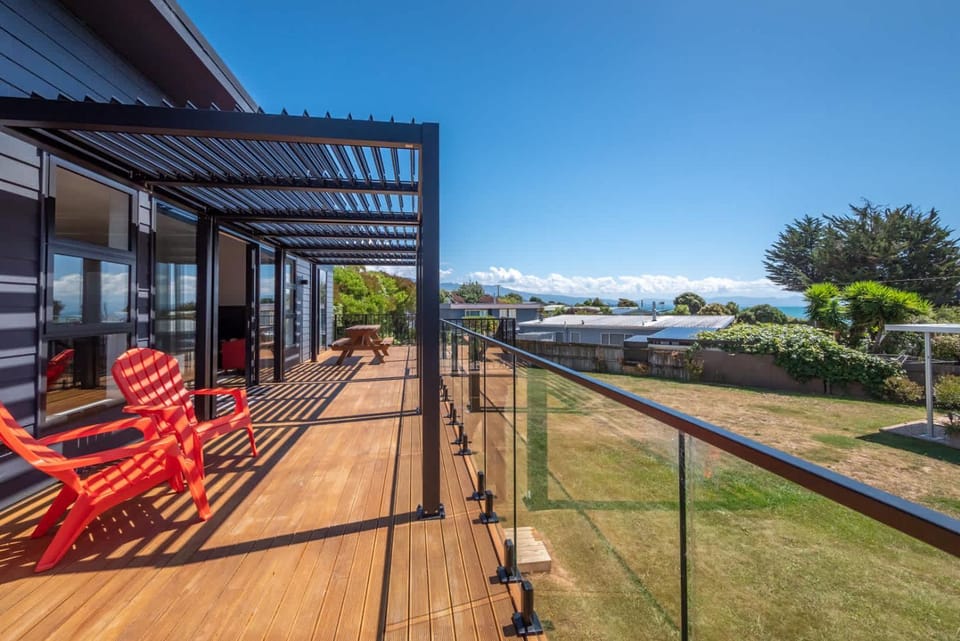 Piwakawaka Haven - Pohara Beach House in Tasman District, Tasman, New Zealand