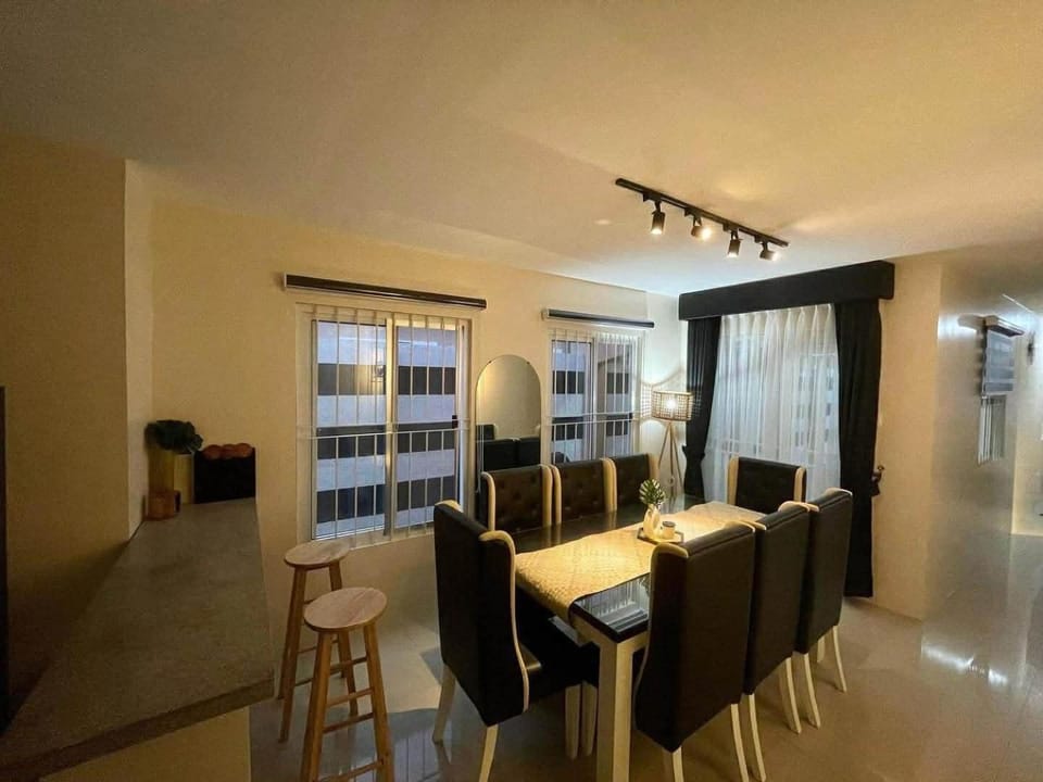 3 Bedroom Bungalow Near Korean Town with Plunge Pool Villa in Angeles