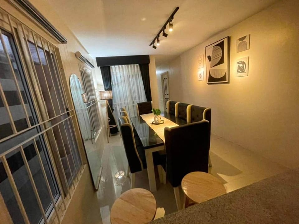 3 Bedroom Bungalow Near Korean Town with Plunge Pool Villa in Angeles