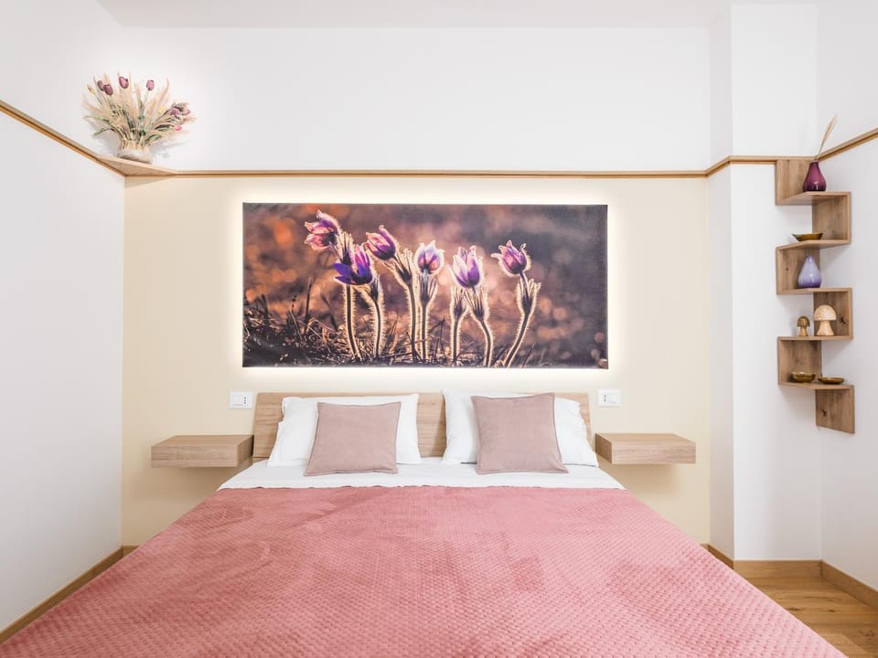 Bed, Decorative detail, Bedroom