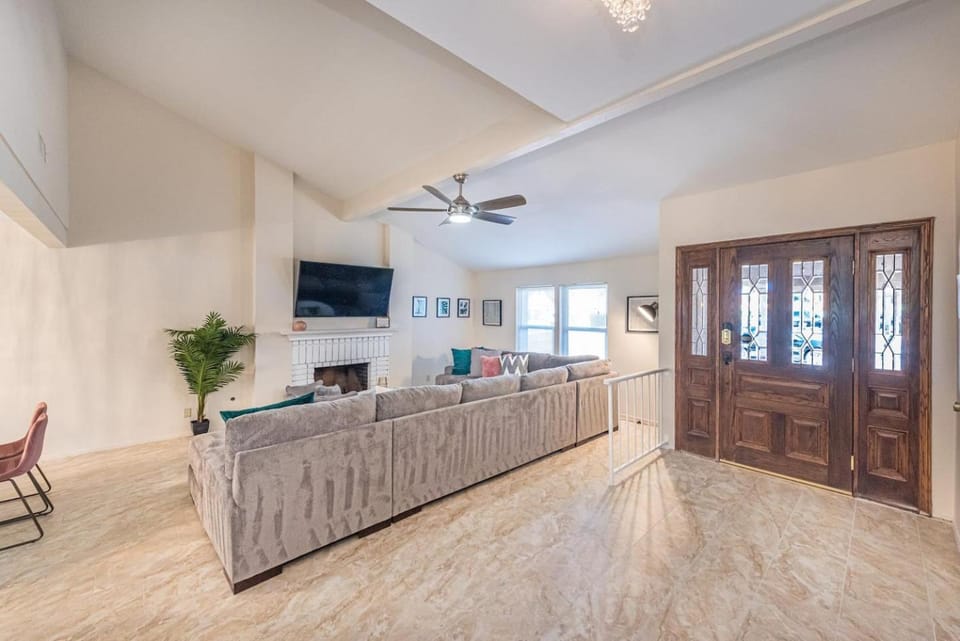 Your Dream Home up to 12 people House in Green Valley North