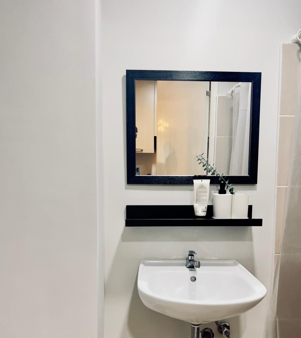 Bathroom, towels